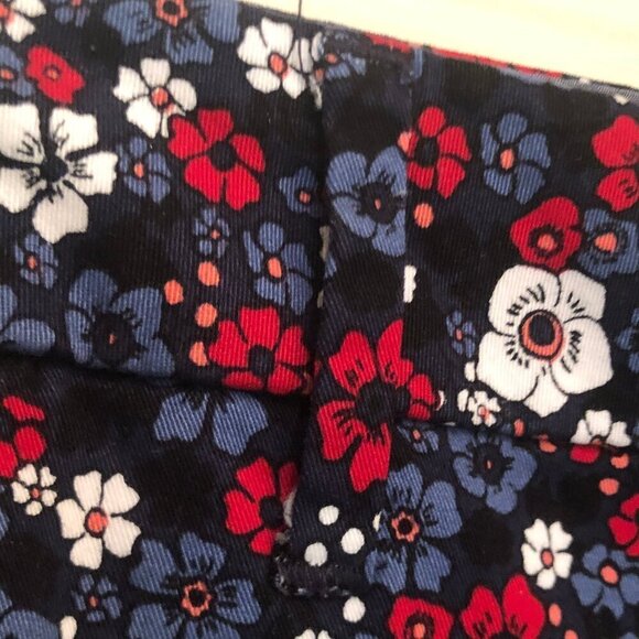 NWT Tommy Hilfiger Hollywood Floral Print Shorts - Picture 7 of 16